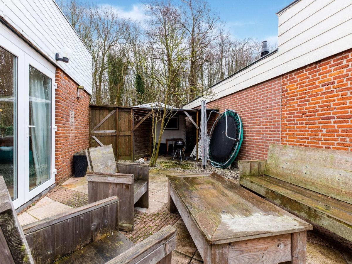 Endearing Holiday Home In Noordwijkerhout With Garden Bbq Eksteriør bilde